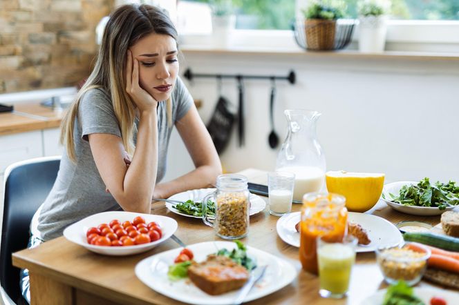 Nie czujesz głodu rano? To może być sygnał problemów hormonalnych