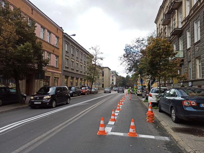 Zamiast aut będą tu rośliny. Zaczyna się mały remont na ul. Chopina w Lublinie