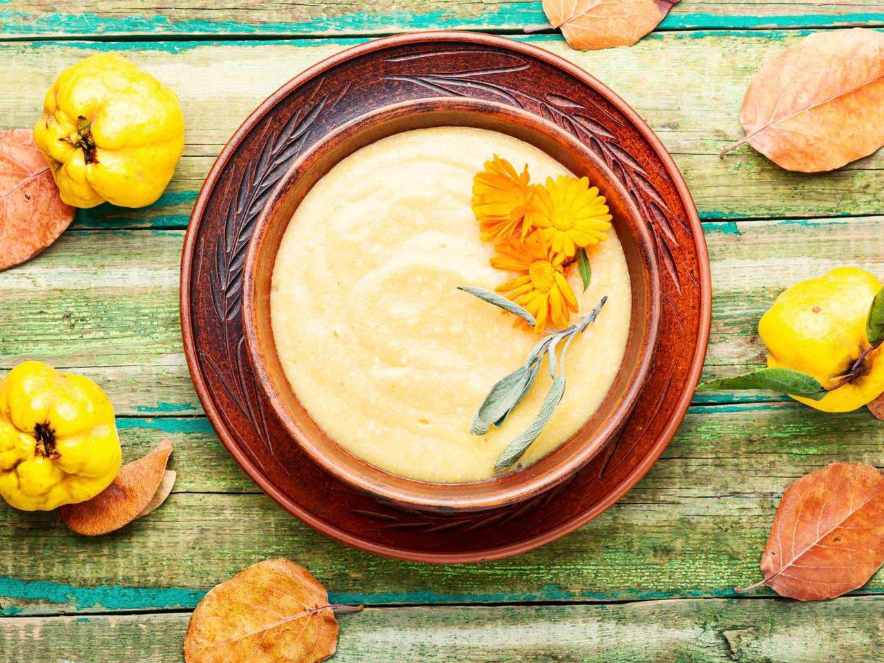 Zupa krem z pigwy i słodkich ziemniaków - pyszna, jesienna porcja witamin