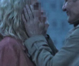 Andrzej Chyra smyra i całuje