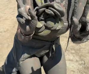 Maja Rutkowski zażywa błotnego SPA