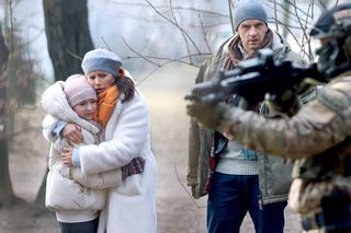 Przyjaciółki 25 sezon, odc. 301. Dorotka (Agnieszka Sienkiewicz-Gauer), Norbert (Jacek Knap), Mirandka (Zoja Szymczyk)