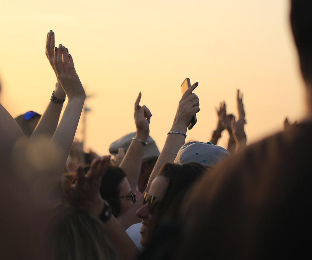 Fest Festival 13.08.2022 - kto wystąpi? Mocne akcenty na zakończenie imprezy! [ROZPISKA GODZINOWA]