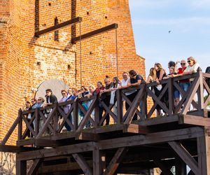 W piątkowy wieczór III Festiwal Teatralny na Zamku w Liwie otworzył poruszający i nietypowy spektakl „Ofelie”