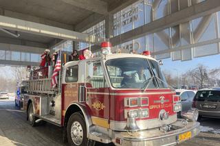 Mikołaj odwiedził małych pacjentów Matki Polki. Rozdano aż 300 prezentów [ZDJĘCIA]