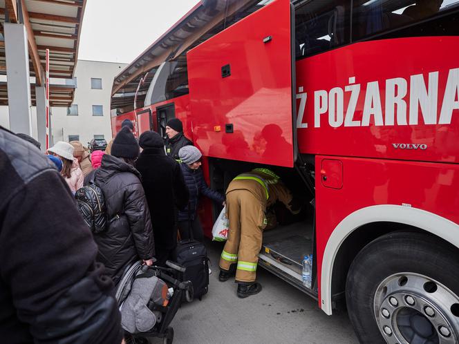 Podkarpaccy strażacy angażują się w pomoc humanitarną [GALERIA]