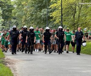 Policja zabezpiecza mecz GKS Katowice - Radomiak Radom