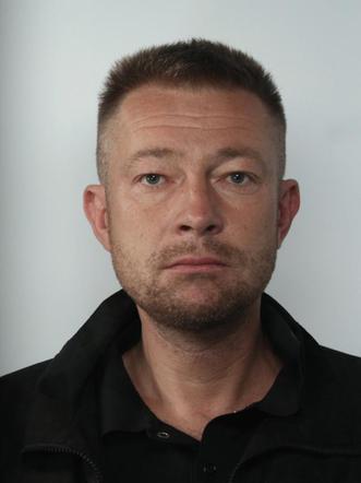 Ci mężczyźni mają "lepkie ręce"! Złodzieje z Bydgoszczy poszukiwani przez policję [ZDJĘCIA]