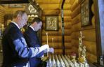 Miedwiediew i Putin modlili się za ofairy 