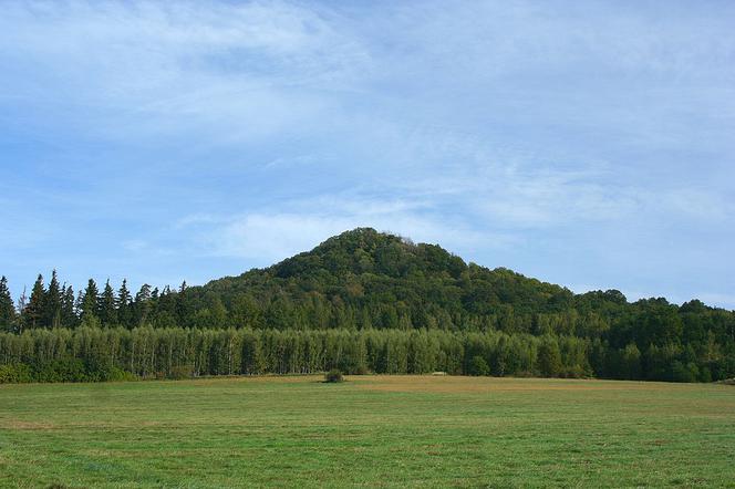 Ostrzyca w Krainie Wygasłych Wulkanów
