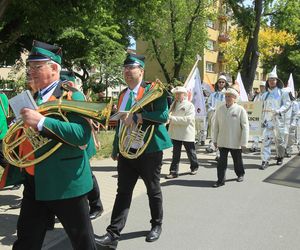Warszawa pielęgnuje tradycję hutniczą. Kolorowa parada przeszła ulicami miasta