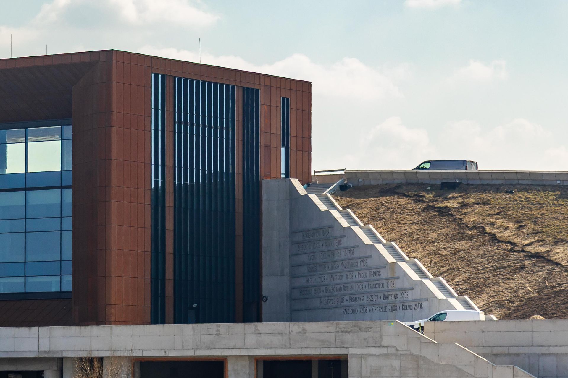 Ossów Muzeum Budowa