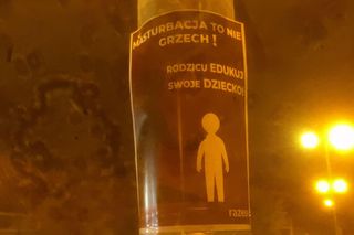 Kontrowersyjne plakaty w Lesznie