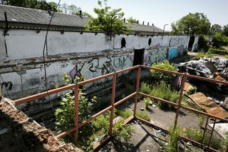 Stara Rzeźnia w Lesznie – ruina w centrum miasta, która wciąż czeka na decyzję