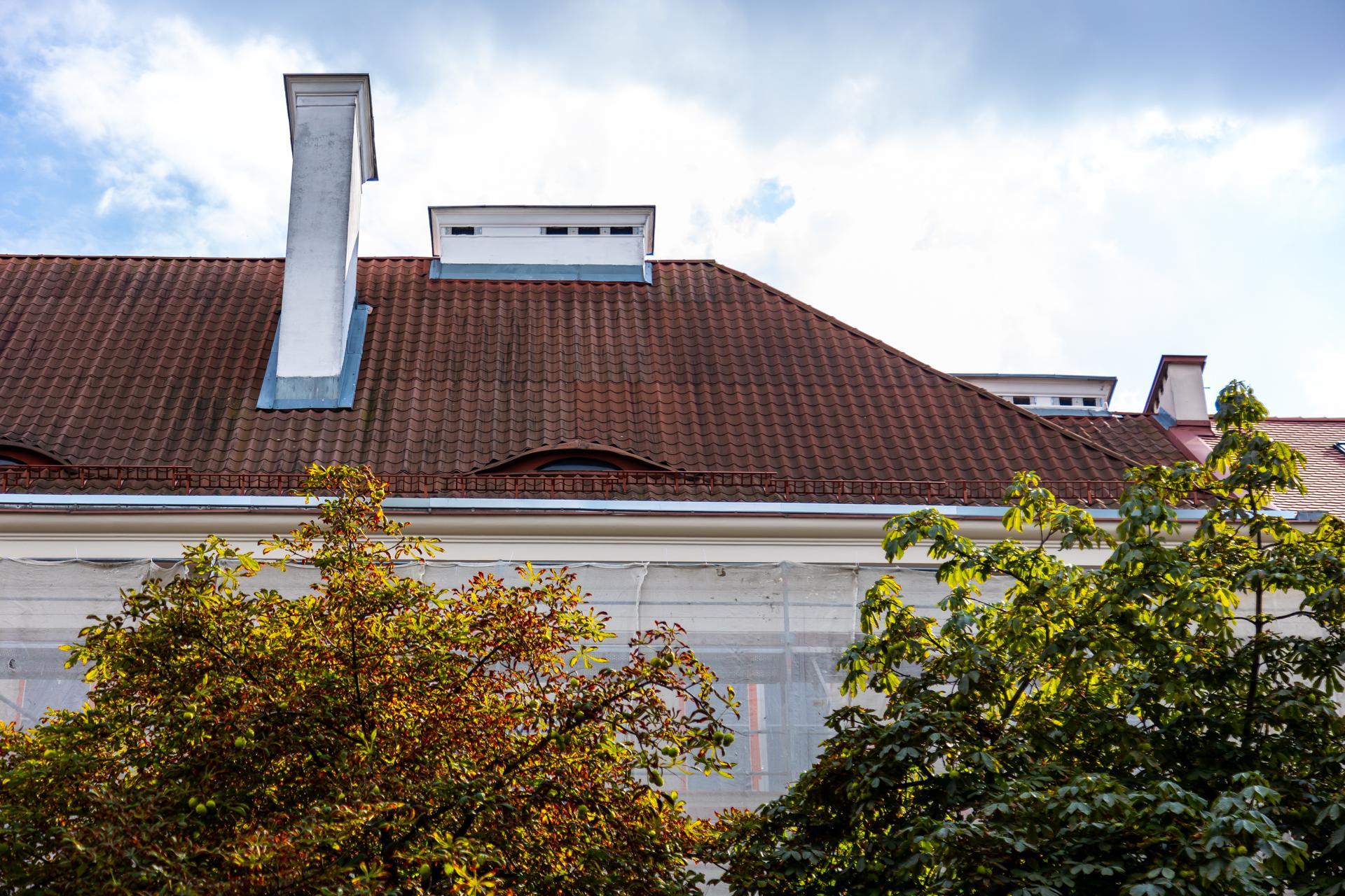 Budynek przy Chopina podczas modernizacji