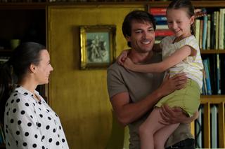 	M jak miłość, odc. 1763. Dima (Michaił Pszeniczny), Nadia (Mira Fareniuk), Magda (Anna Mucha)