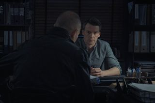 M jak miłość, odcinek 1819: Jakub Karski (Krzysztof Kwiatkowski), policjant (Jan Kozaczuk)