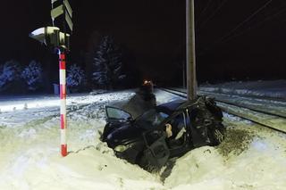 Koszmarny wypadek na przejeździe pod Przysuchą. 25-latka i jej matka nie żyją. Policja szuka świadków! [ZDJĘCIA]