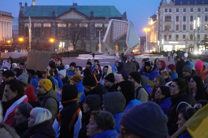 Manifestacja w trzecią rocznicę wybuchu wojny w Ukrainie