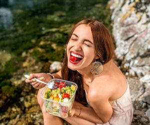 Ta dieta postawi cię na nogi. Co jeść, by wiosną mieć więcej siły i energii?