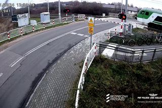 Wypadek w Nowej Suchej. PKP opublikowało mrożące krew w żyłach nagranie