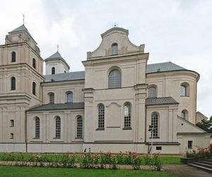 Sanktuarium Maryjne w Różanymstoku i okolice