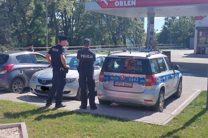 BLOKUJEMY ORLEN. W Starachowicach więcej Policji niż blokujących