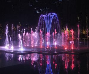 Muzyka, światło i woda w sercu Bydgoszczy. Ta fontanna naprawdę gra!