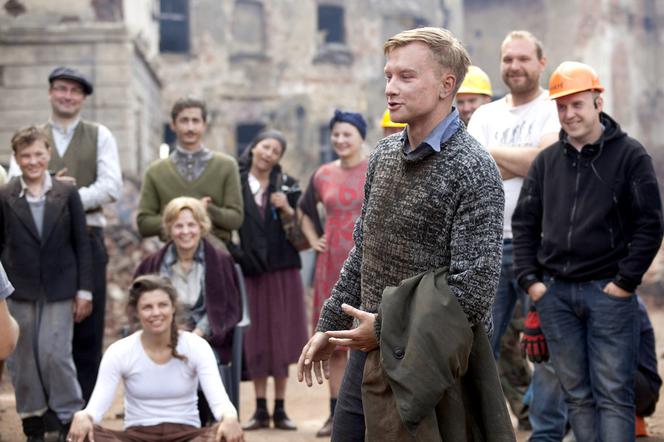 Czas honoru 7 sezon Powstanie. Kuba Wesołowski z podróży poślubnej pognał na planu Czasu honoru 