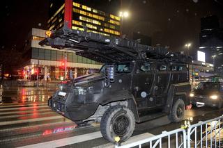 pojazd szturmowy TUR w kolumnie ochraniającej prezydenta Joe Bidena