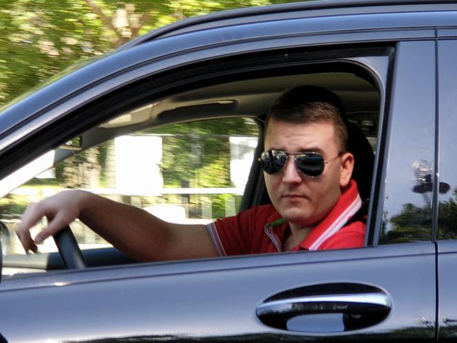 Bartłomiej Misiewicz w Mercedesie Klasy GLC 250 4MATIC