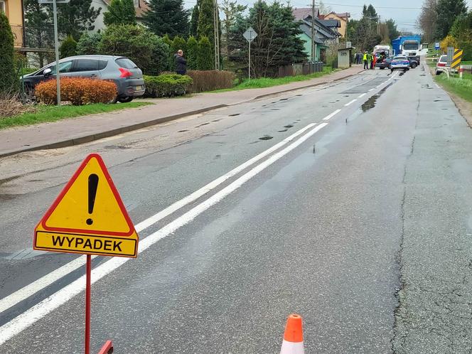 Śmierć na drodze w Ambrożowie. Ciężarówka potrąciła mężczyznę