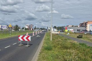 Wymiana bramownicy na Alejach Konstytucji 3 Maja w Lesznie