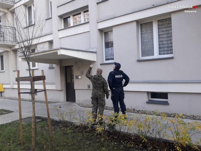 Śląskie: Policjanci i żołnierze kontrolują osoby przebywające na kwarantannie [ZDJĘCIA]