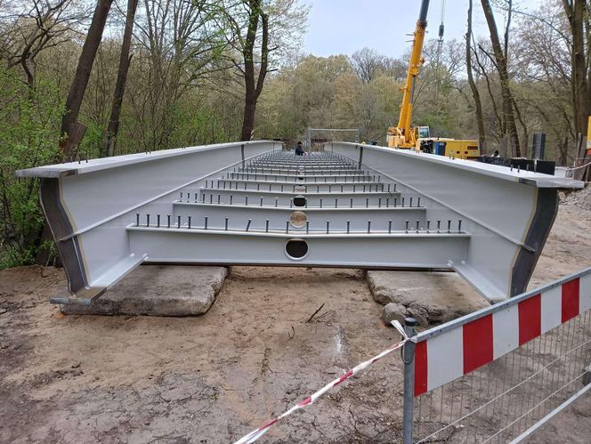 Powstaje nowa kładka nad Widawą we Wrocławiu. To część Odrzańskiej Trasy Rowerowej