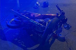 Niebezpieczny wypadek w Pszowie. Kierująca osobówką zderzyła się z motocyklem