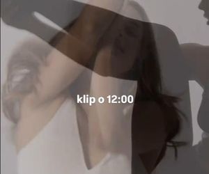 Julia Wieniawa promuje nową piosenkę w samej bieliźnie. Tylko spójrzcie na te nagrania!