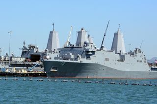 Okręt desantowy USS New Orleans (LPD-18)