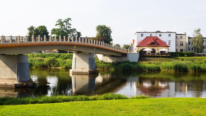 Konin: -963 osoby