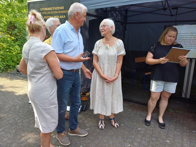  Kolejni żołnierze ''symbolicznie'' wrócili do domu