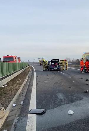 Poważny wypadek na trasie S12 pomiędzy Piaskami a Zamościem. Pięć osób w szpitalu