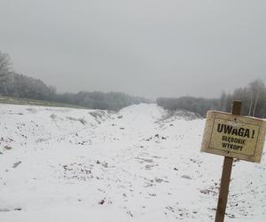 Plac budowy obwodnicy Wąchocka w zimowej scenerii