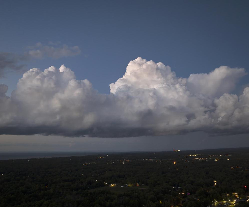 Sennik – słońce, deszcz, burza, gradobicie, mżawka – co znaczą sny o meteorologiczne?