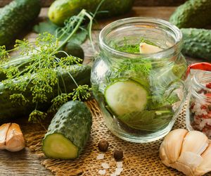 Ogórki z przyprawą do kurczaka  - nowy pomysł na niesamowite pikle z ogórków