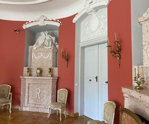 Pałac w Rogalinie zachwyca turystów. Znajduje się 20 kilometrów od Poznania 