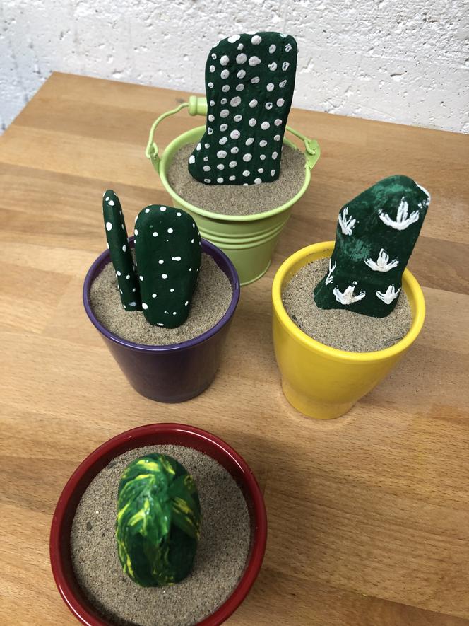 Sztuczne kaktusy - kopozycja 