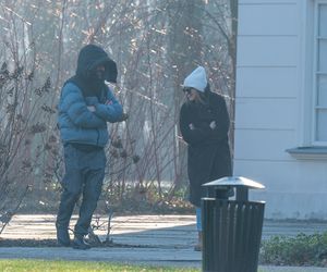 Agnieszka Kaczorowska i Marcin Rogacewicz  na spacerze