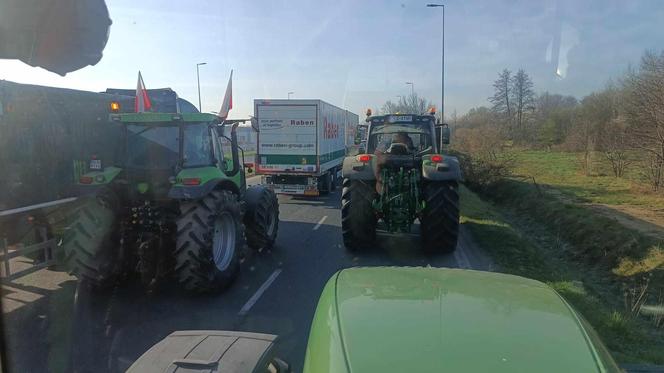 Wielki protest rolników wokół Wrocławia. Protestujący byli u prezydenta Jacka Sutryka   