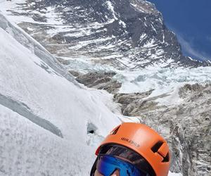 Szymon Jaskuła wspina się na Mount Everest