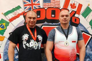 Policjanci jak dęby